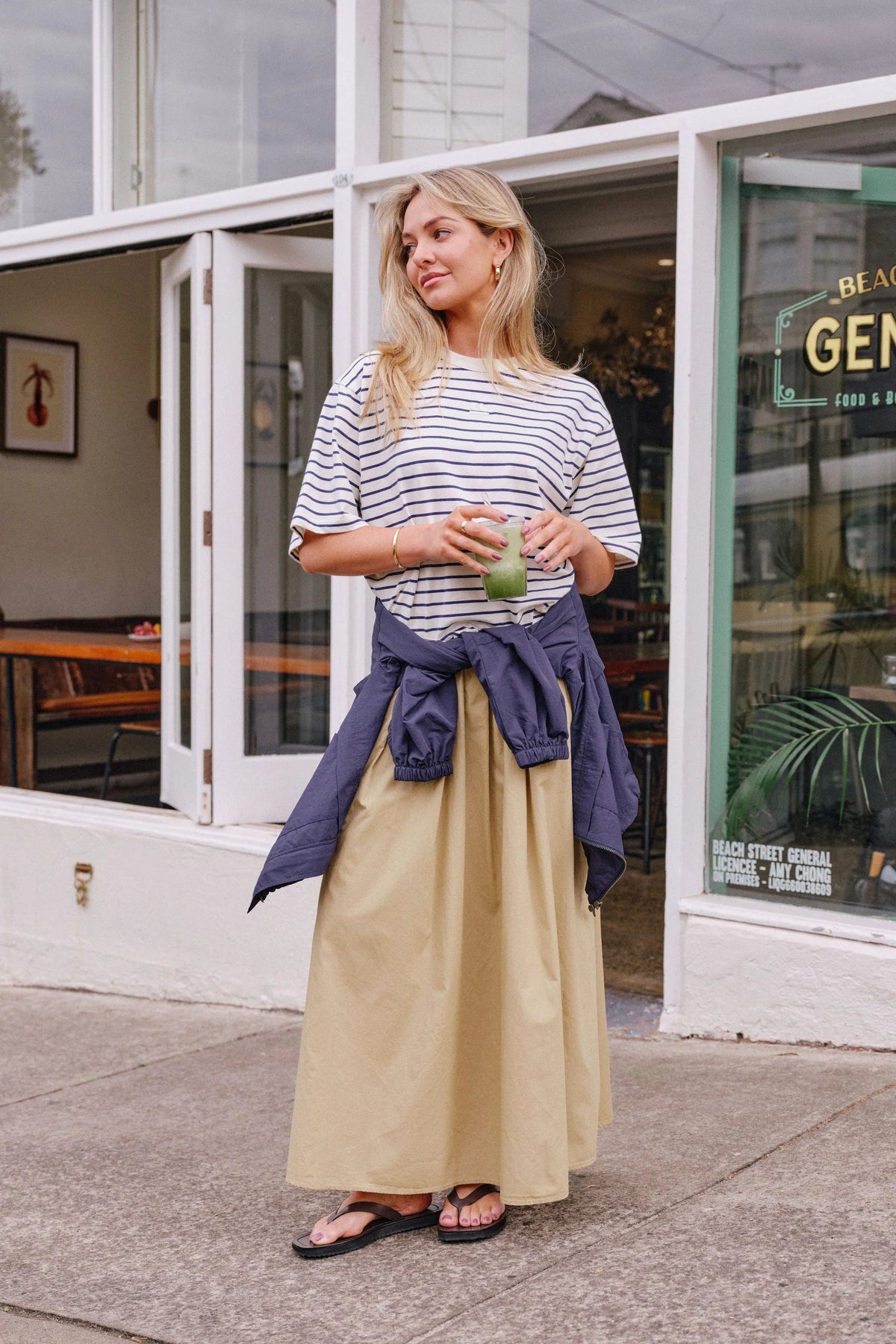 Phoebe Premium Tee Milk/Prussian Blue - Gateway Gifts