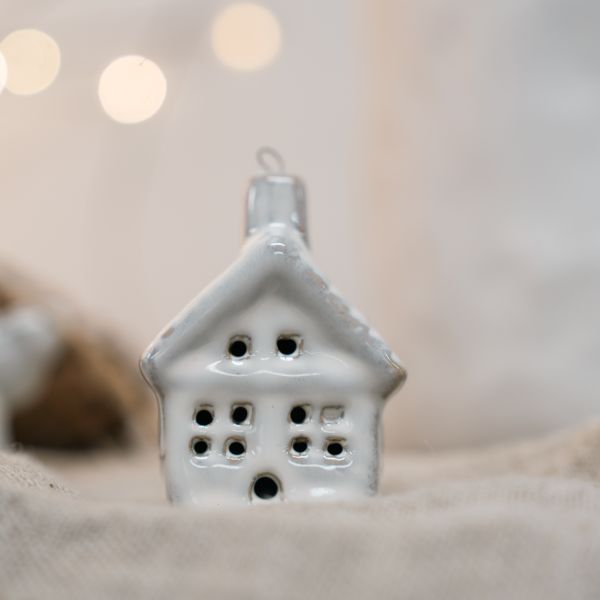 Hanging Whitewash House