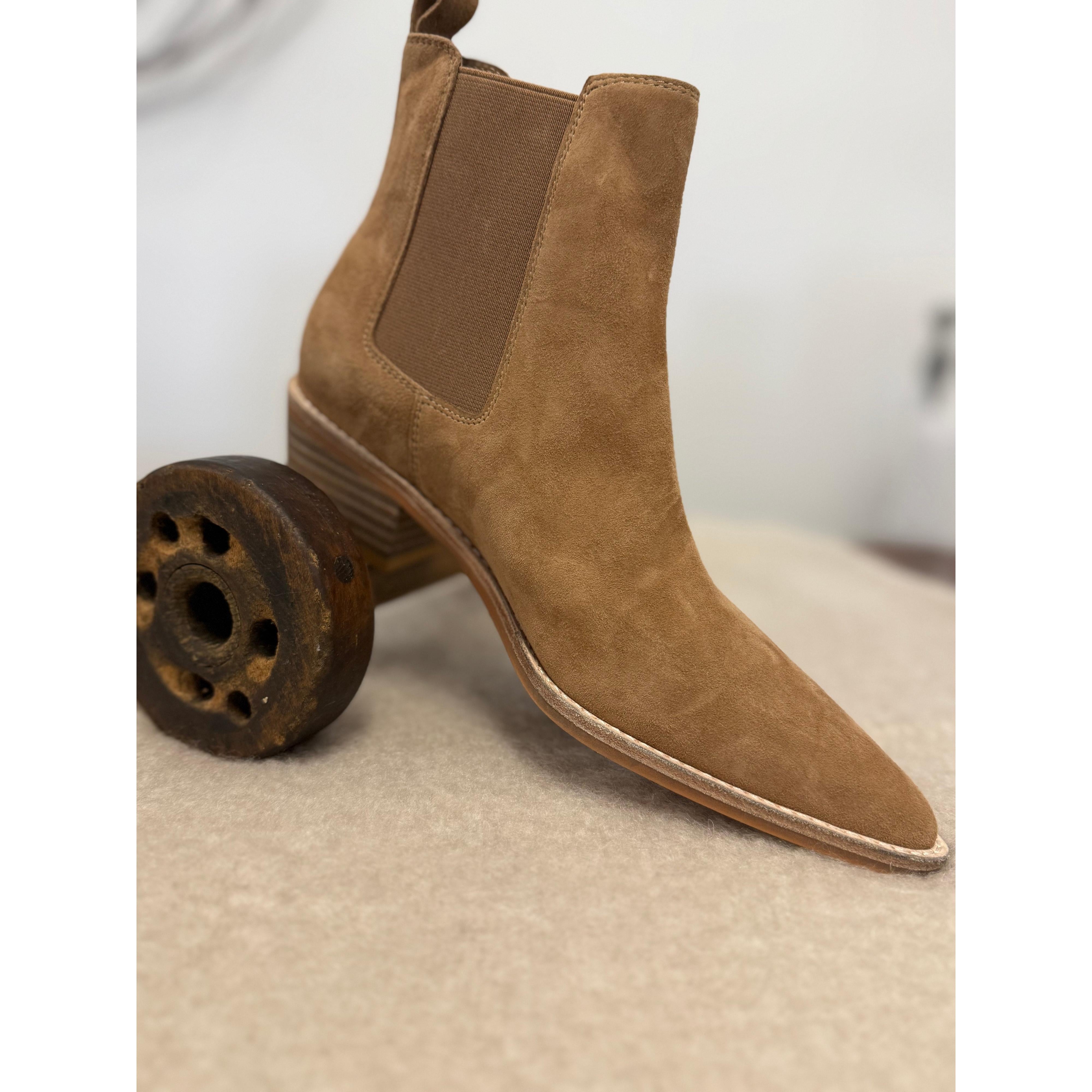 Danelle Light Chocolate Boot