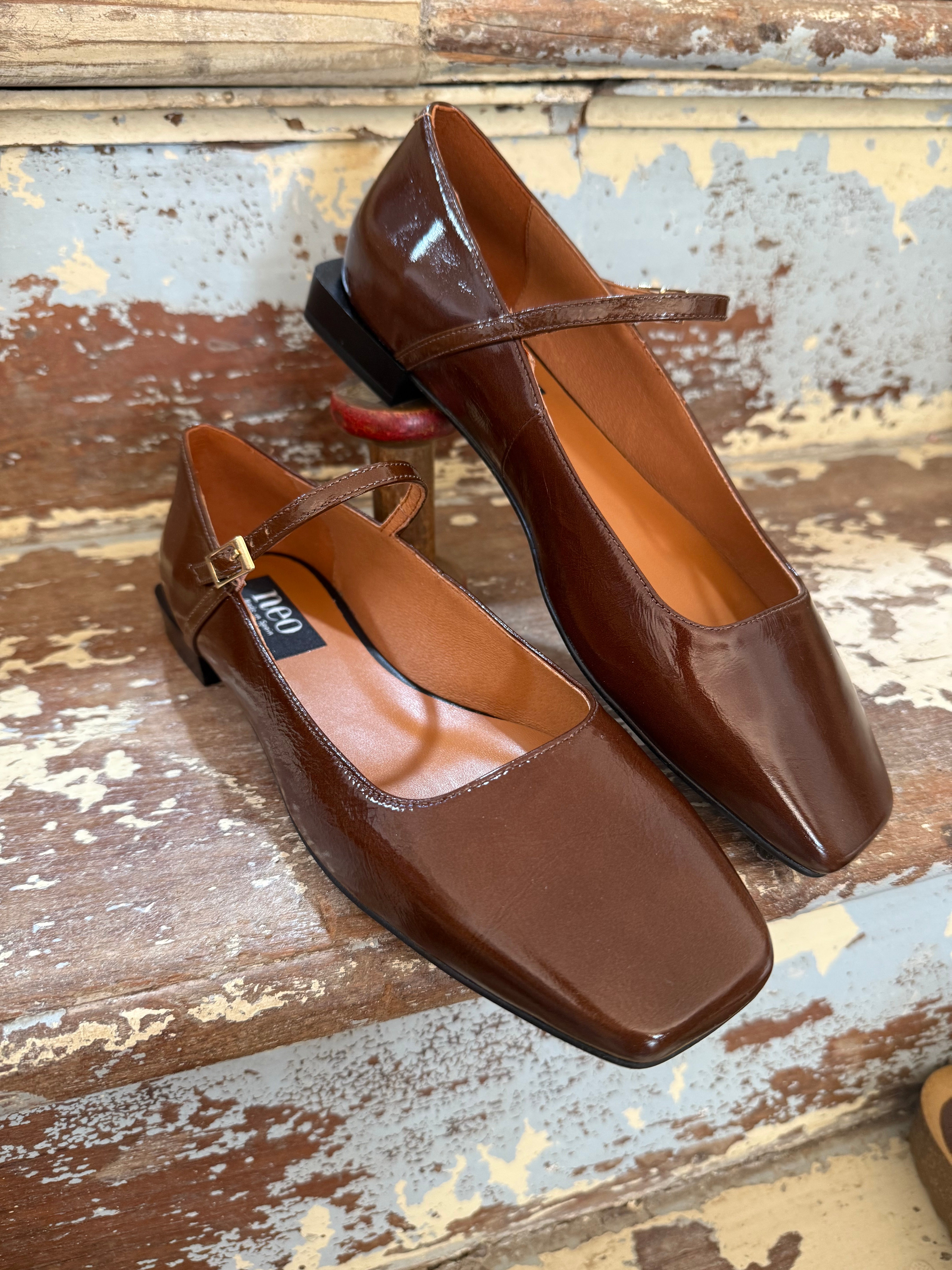 Venice Moka Flat