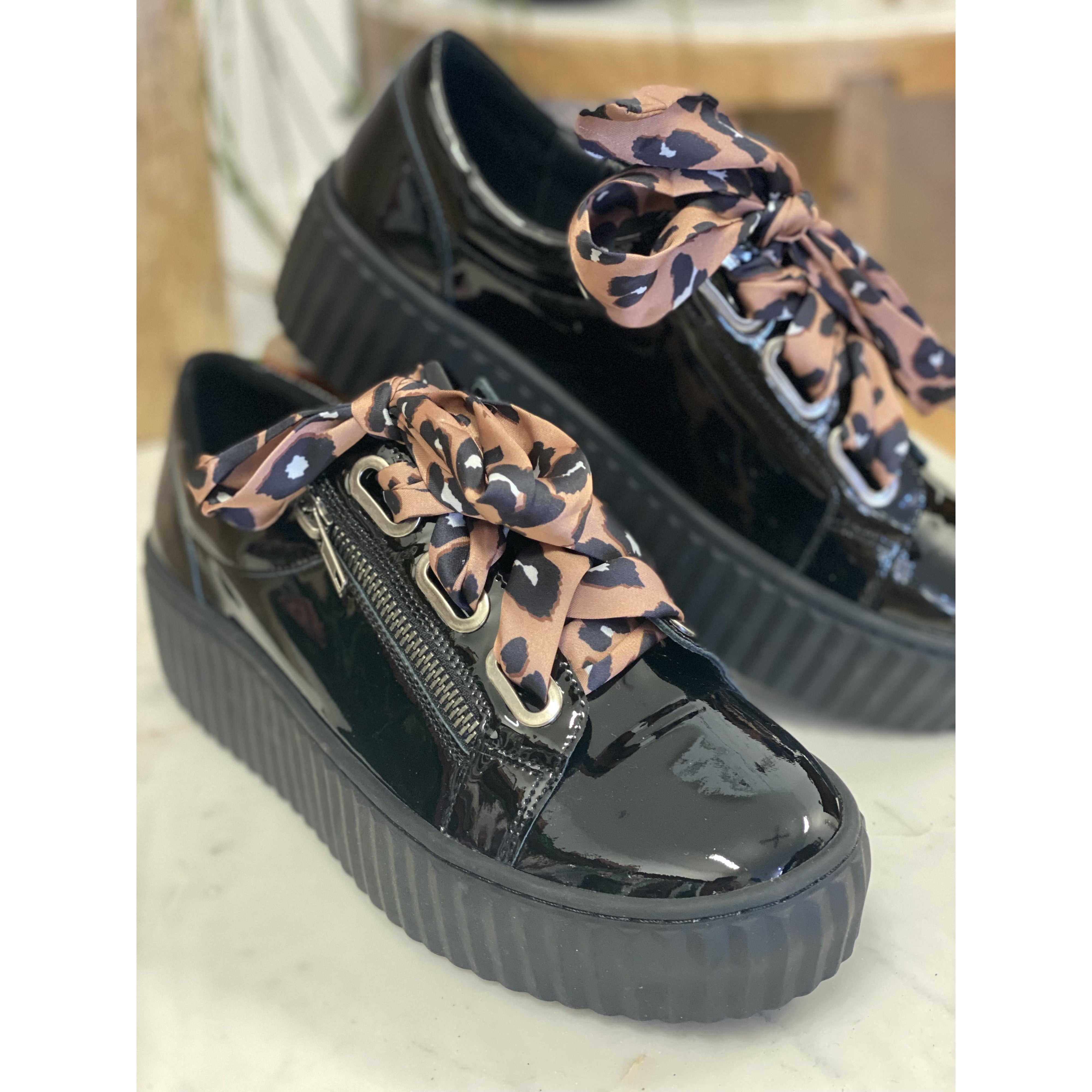 Ufina Lace Up