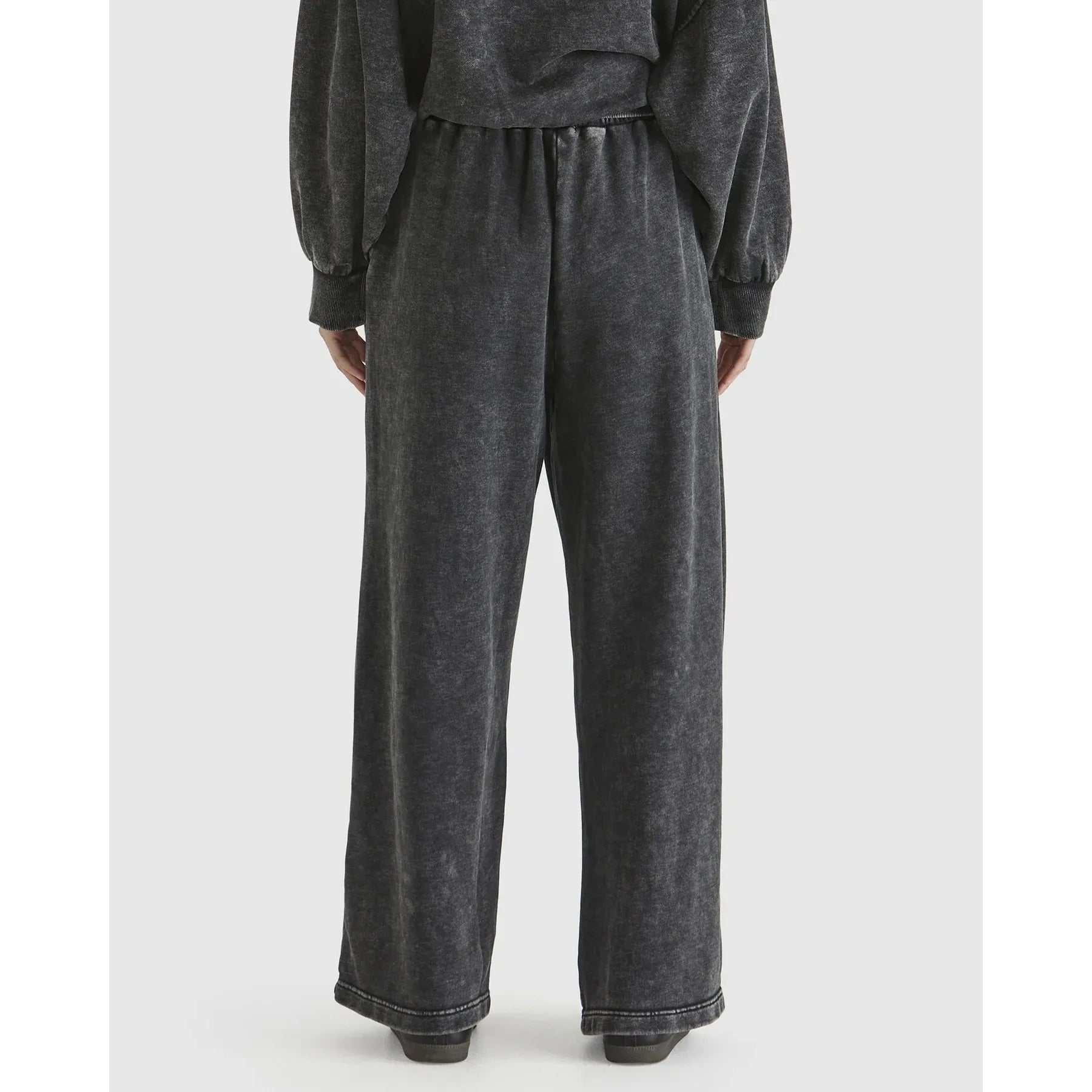 Carson Sweatpant Washed Black