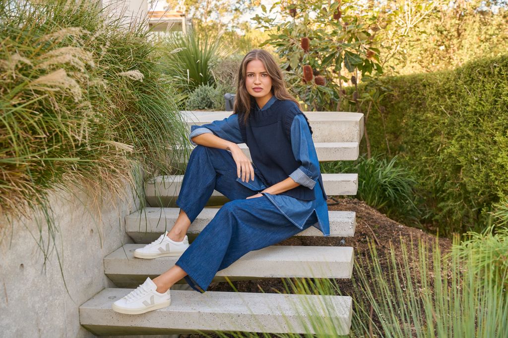 Wishbone Vest Ink - Gateway Gifts