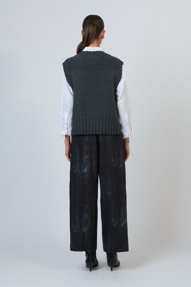 Wishbone Vest Coal - Gateway Gifts