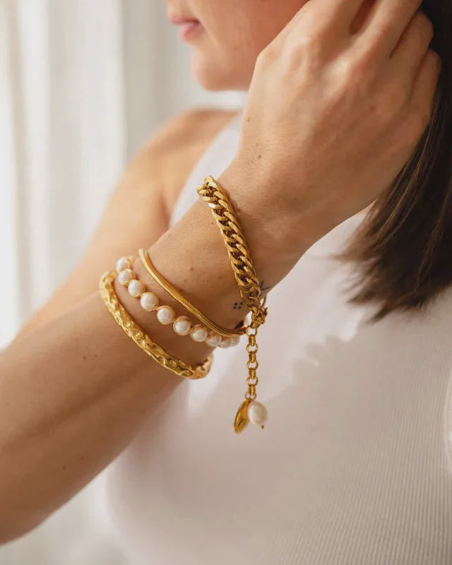 Isla Freshwater Pearl Cuff