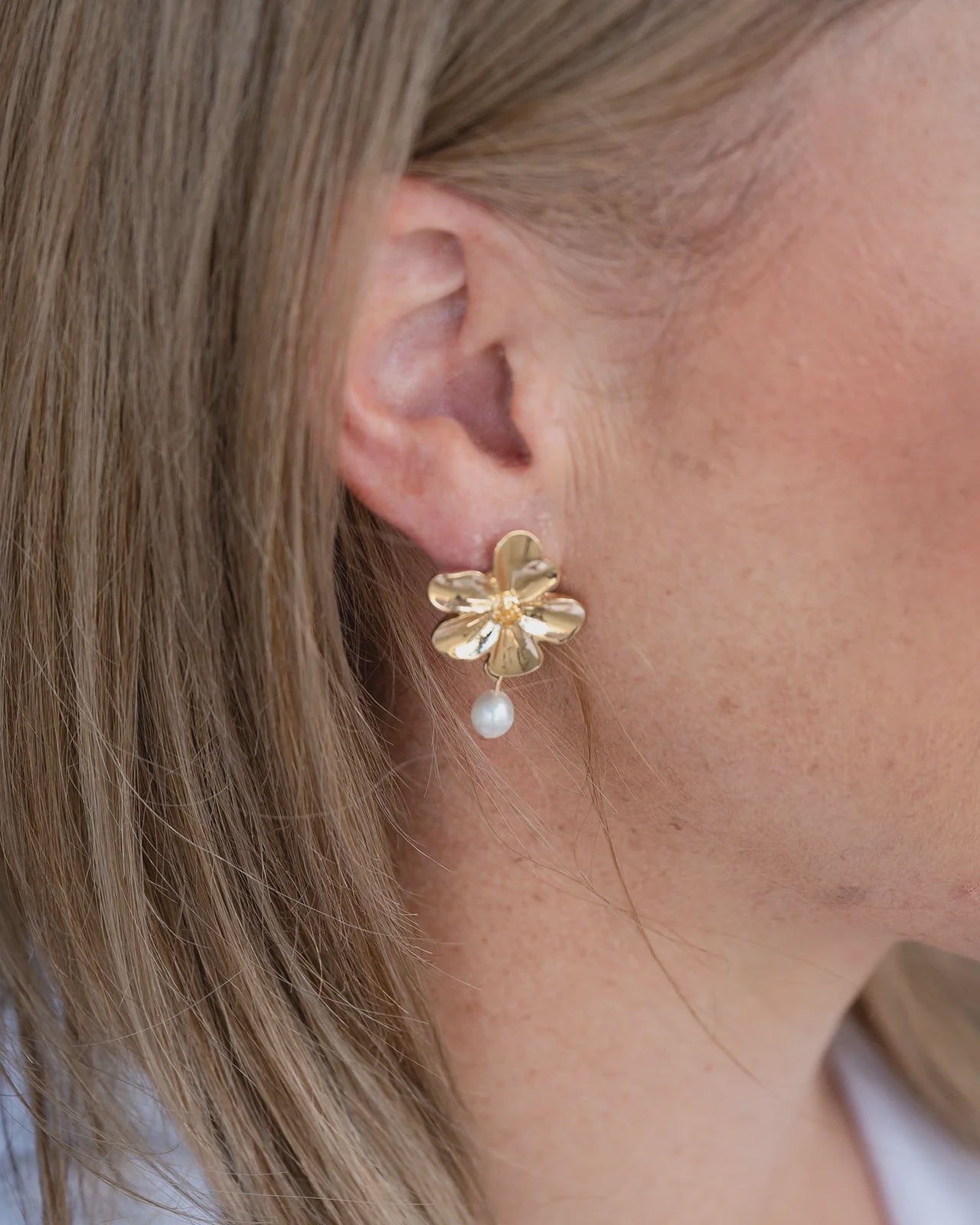 Gold Flower Freshwater Pearl Earring