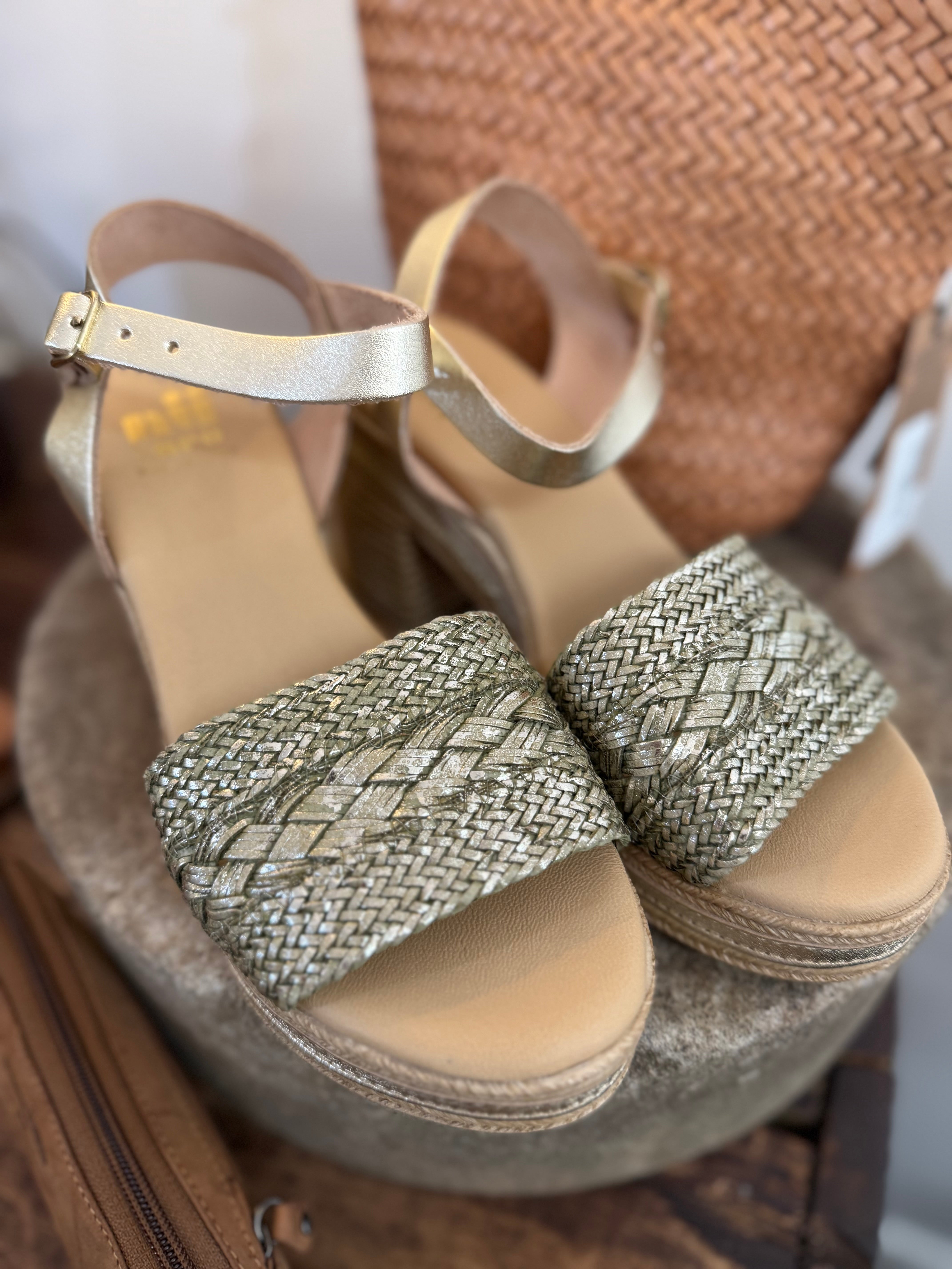 Queenie Heel Platinum