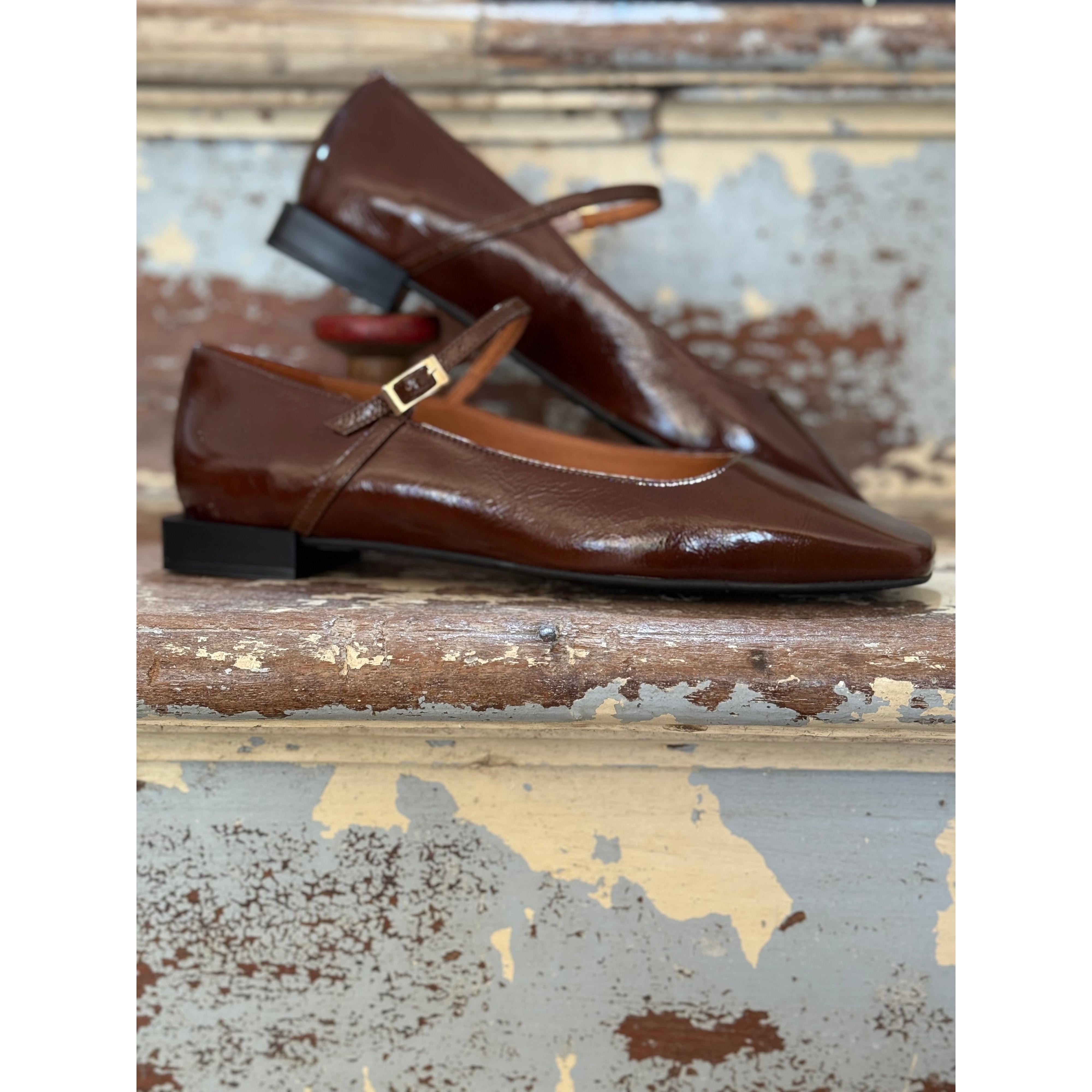 Venice Moka Flat