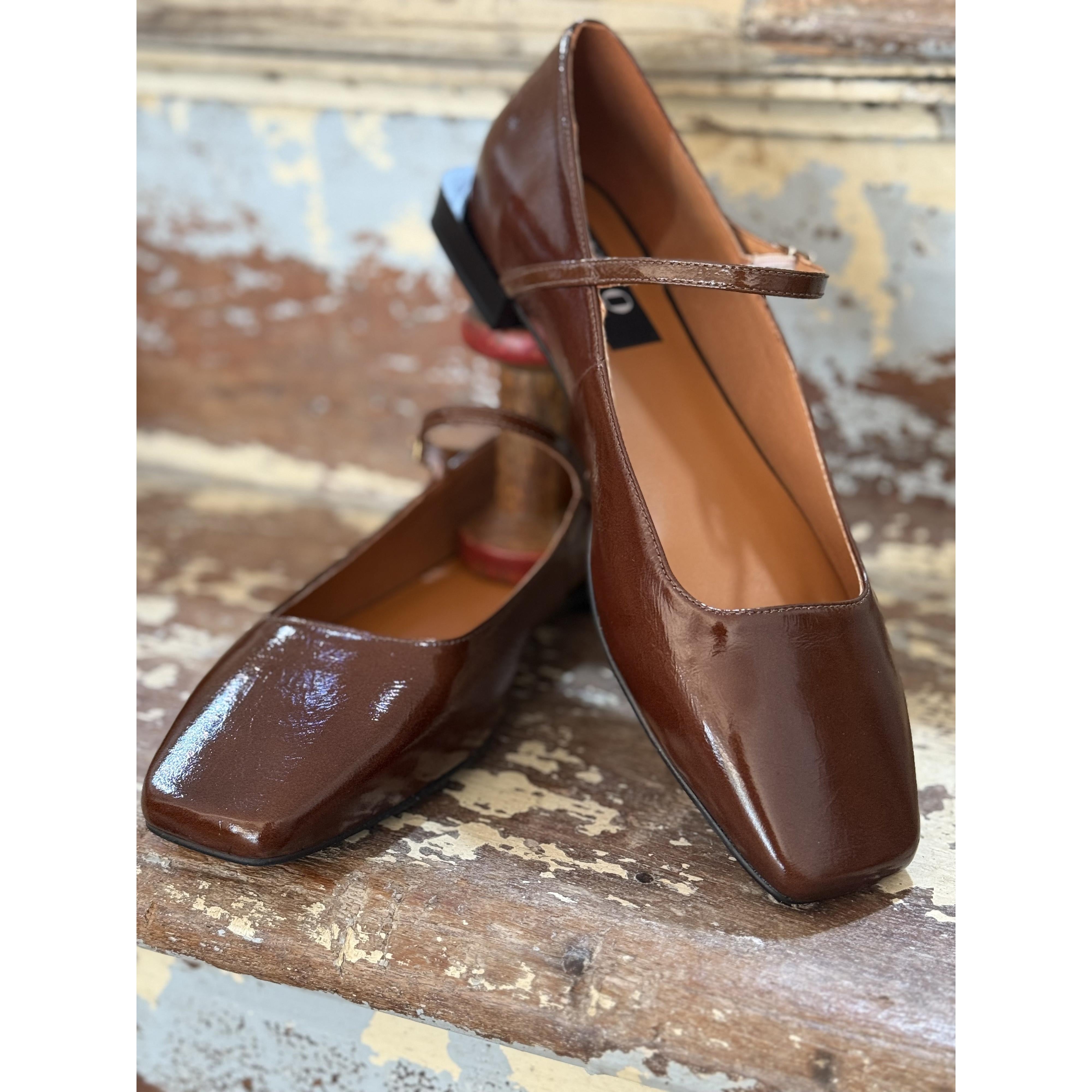 Venice Moka Flat