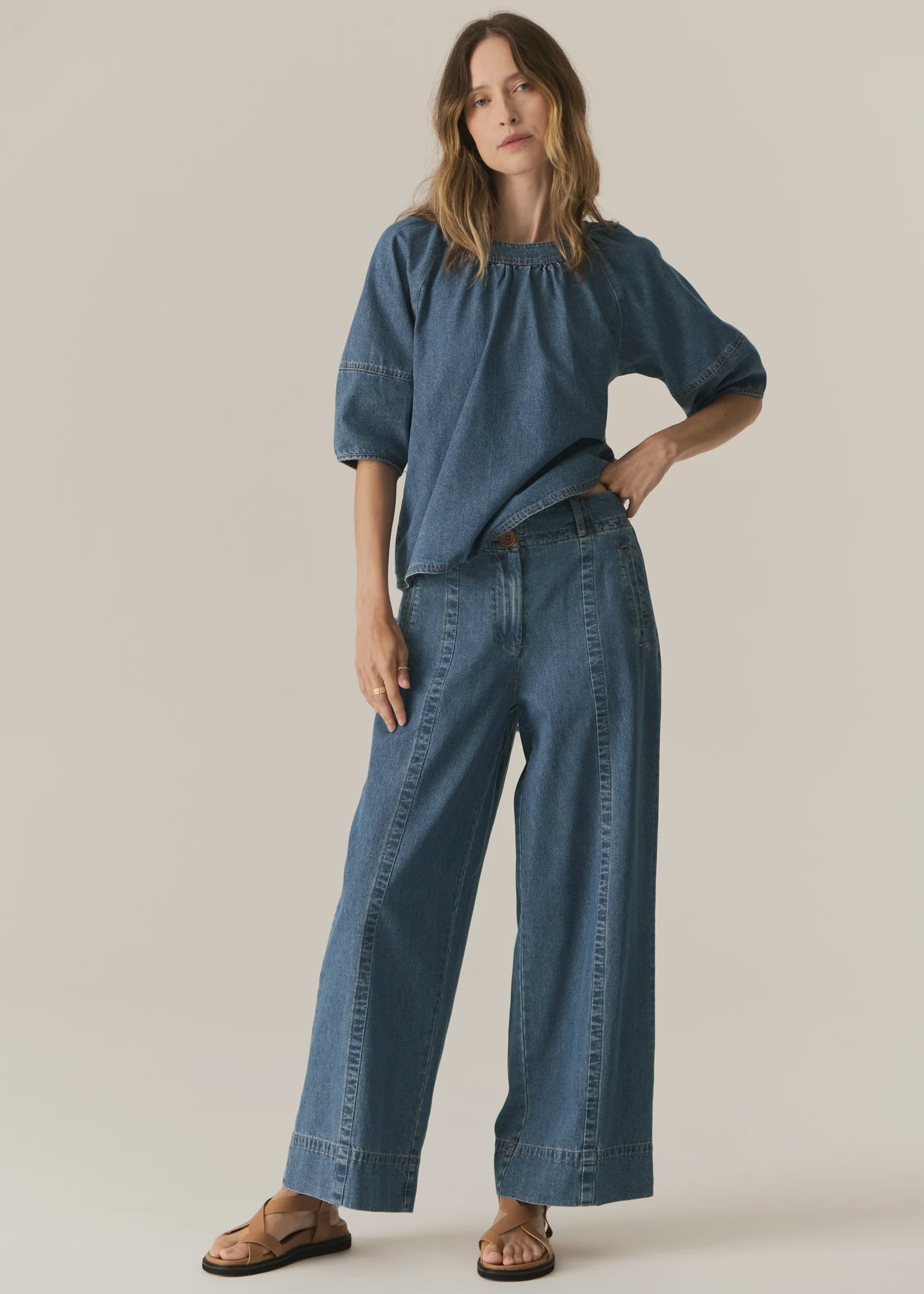 Carsen Top Light Wash
