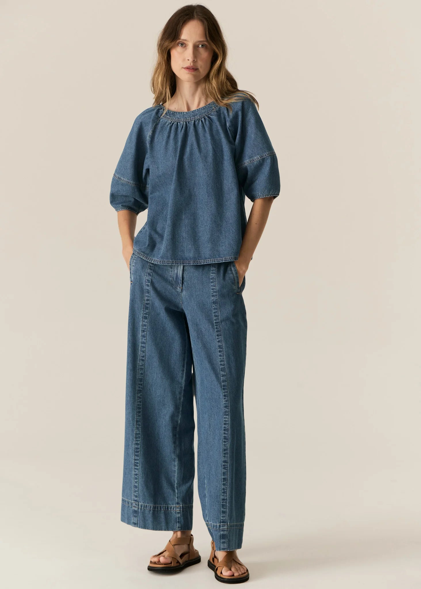 Carsen Top Light Wash