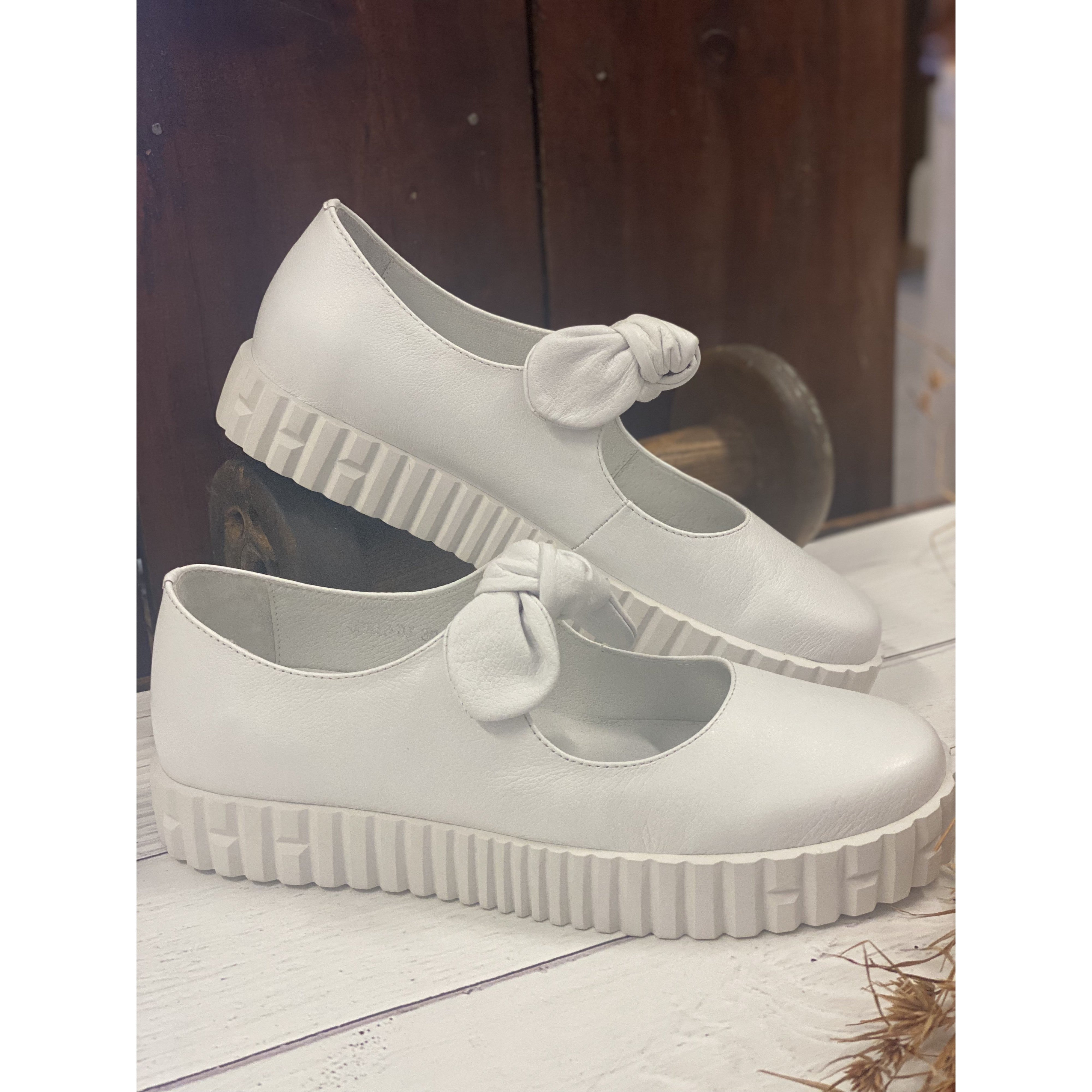 Orkid White Leather Sneaker