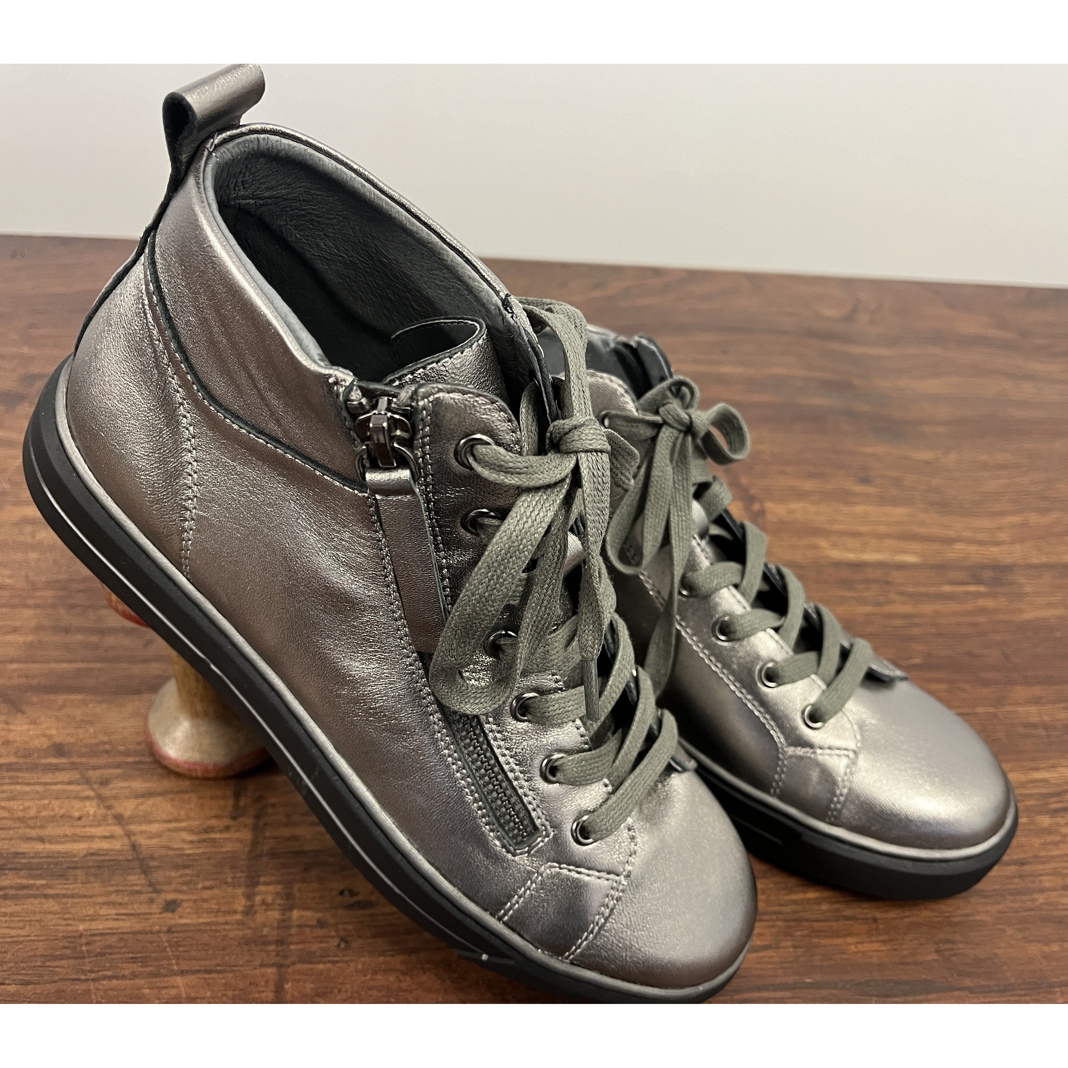 Yural Pewter Laceup